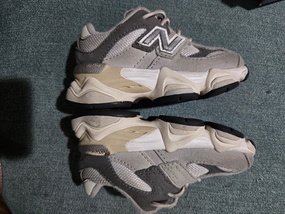 New Balance 9060 Toddler Sneakers Shoes Grey/White, Size 6 C, Missing N on left